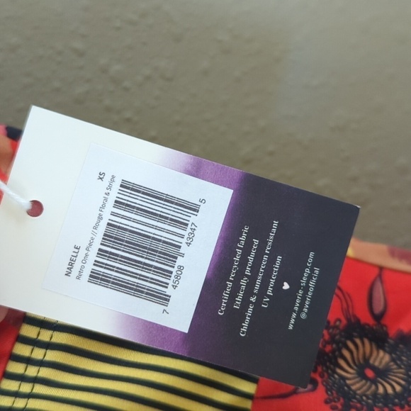 Averie Narelle Retro One-Piece Swimsuit in Rouge Floral & Stripe Recycled XS - Picture 6 of 12